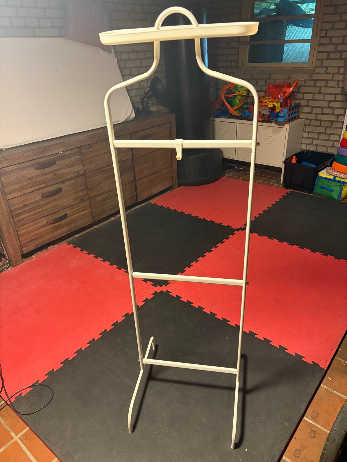 Dressboy gratis op te halen, Ophalen, Gebruikt, Wit, Metaal