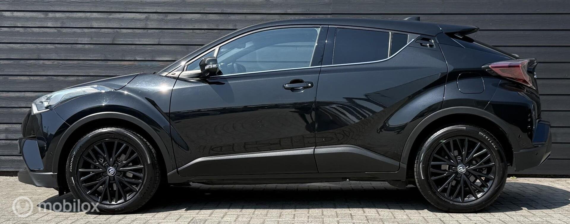 Toyota C-HR 1.2 Dynamic Camera/JBL!/LED/Black-pack/Winterpak, Auto's, Gebruikt, Euro 6, 4 cilinders, Met garantie (alle)