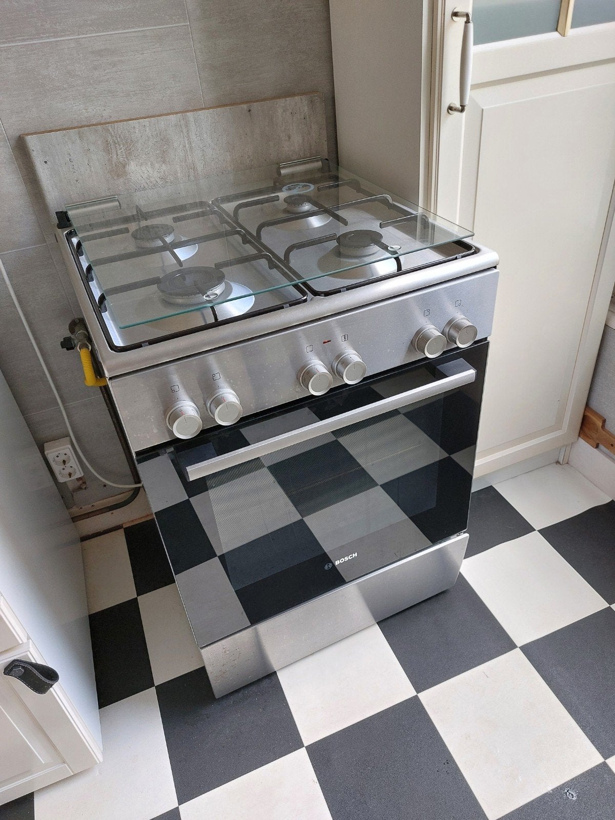 Bosch Elektrische Oven en Gasfornuis - Goede Staat, Zo goed als nieuw, Gas, 4 kookzones, Ophalen of Verzenden