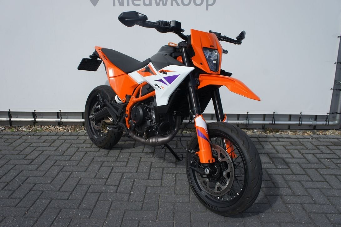 KTM 390 SMC R (bj 2026) 2,831 km, KTM, Bedrijf, Onbekend, 399 cc
