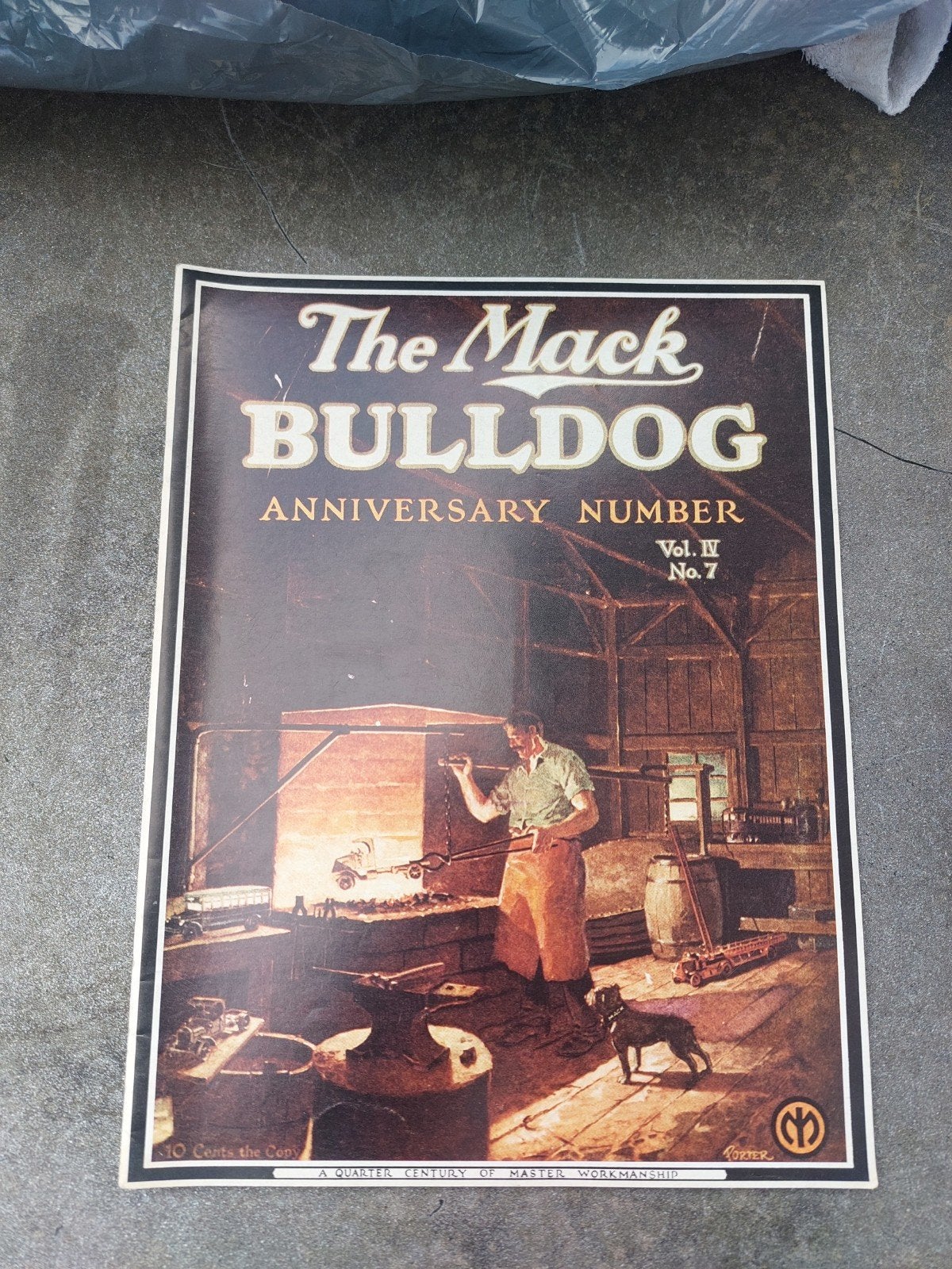 The Mack Bulldog Anniversary Number Vol. IV No. 7, Ophalen of Verzenden, Gelezen, Overige merken, Diverse auteurs
