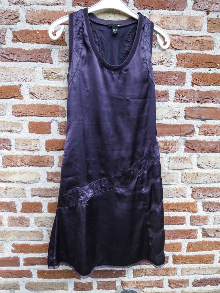 stijlvol aubergine paarse jurk H&M satijn look XS, H&M, Paars, Ophalen of Verzenden, Zo goed als nieuw