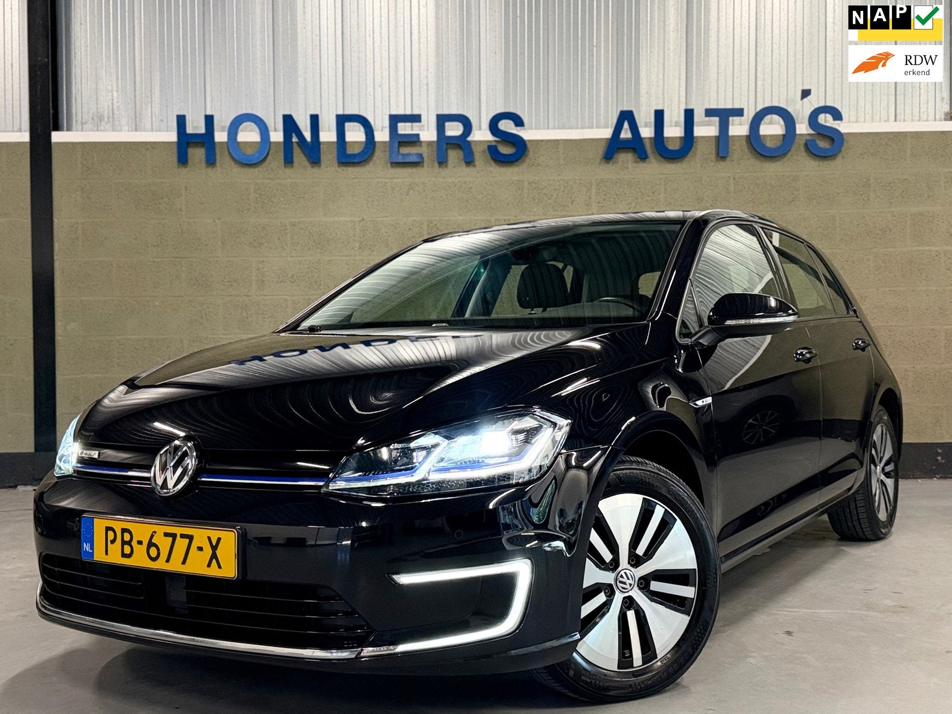 Volkswagen E-Golf E-Golf | SOH 89% | CARPLAY | STOELVERW | N, Auto's, Adaptive Cruise Control, 136 pk, Gebruikt, Zwart