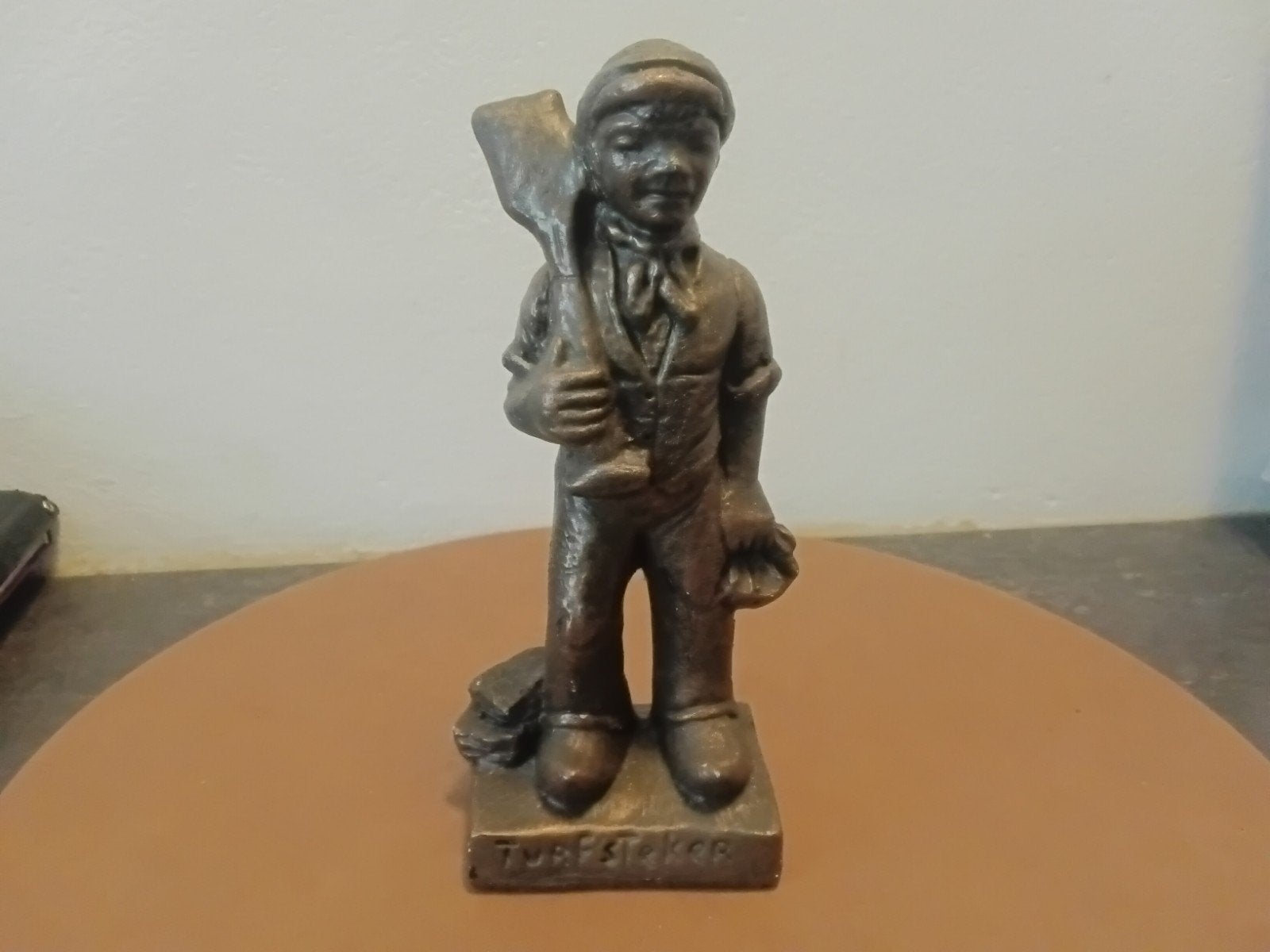 Turfsteker. mooi beeldje 20 cm hoog, Antiek en Kunst, Ophalen of Verzenden