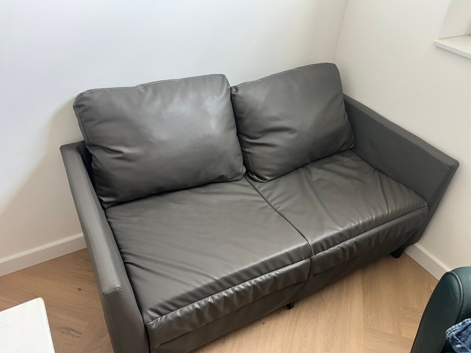 Leuk bankje bank stel tweezits grijs zo goed als nieuw, Ophalen of Verzenden, Zo goed als nieuw, Tweepersoons, 140 cm