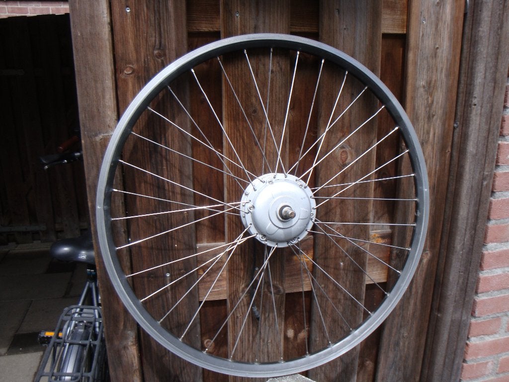 nette bafang voorwiel met motor 9 pins aansluiting, Fietsen en Brommers, Fietsonderdelen, Gebruikt, Bafang, Motor, Aluminium