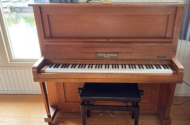 Fritz Kuhla piano uit Berlijn gerenoveerd, in goede staat, Muziek en Instrumenten, Piano's, Ophalen, Gebruikt, Bruin, Piano