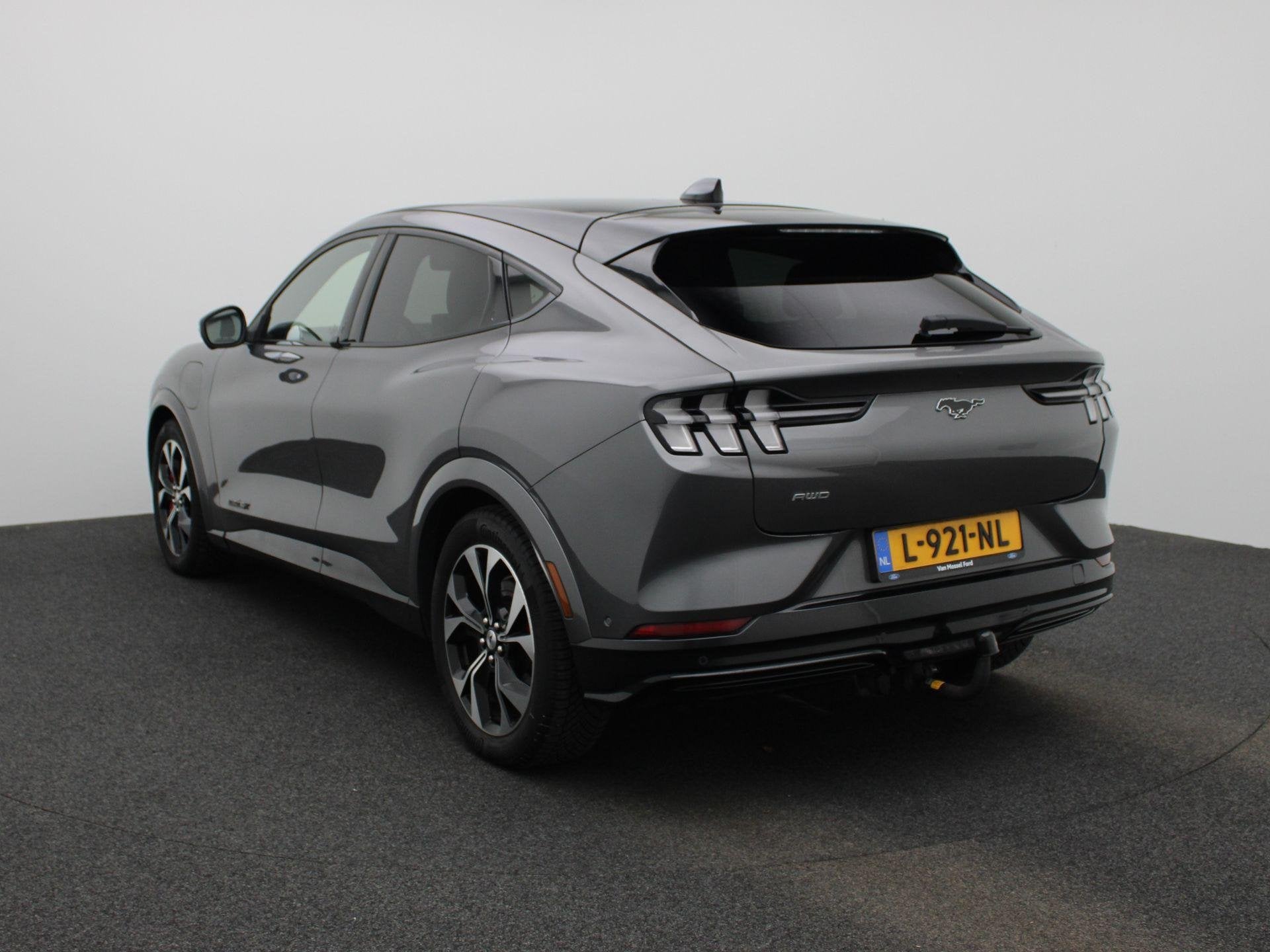 Ford Mustang Mach-E Extended First Edition AWD 98 kWh Afneem, Auto's, Gebruikt, Automatische klimaatregeling, Origineel Nederlands