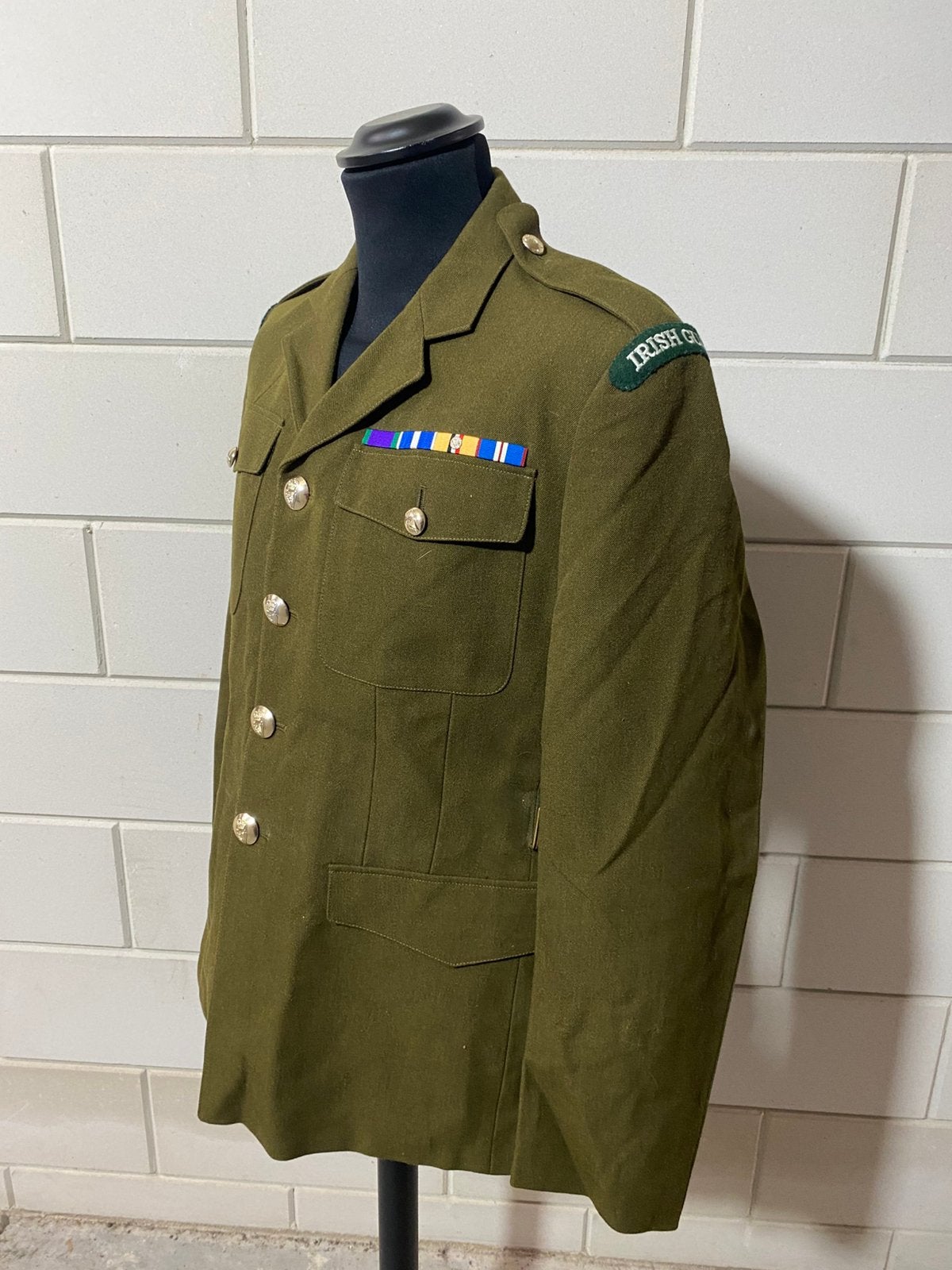 Colbert Irish Guards - jaren ‘80/90, Verzamelen, Militaria | Algemeen, Ophalen of Verzenden, Landmacht, Engeland, Kleding of Schoenen