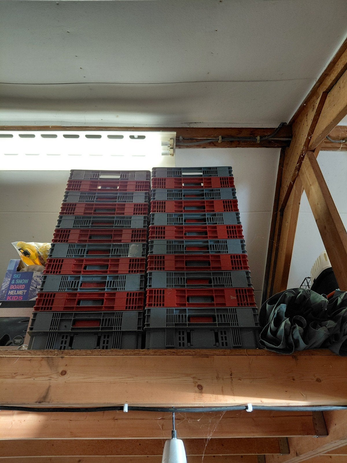 Bart's Bakkerijen Broodkratten - Rood/Grijs 45 stuks, Ophalen, Gebruikt, 40 tot 60 cm, 50 tot 75 cm