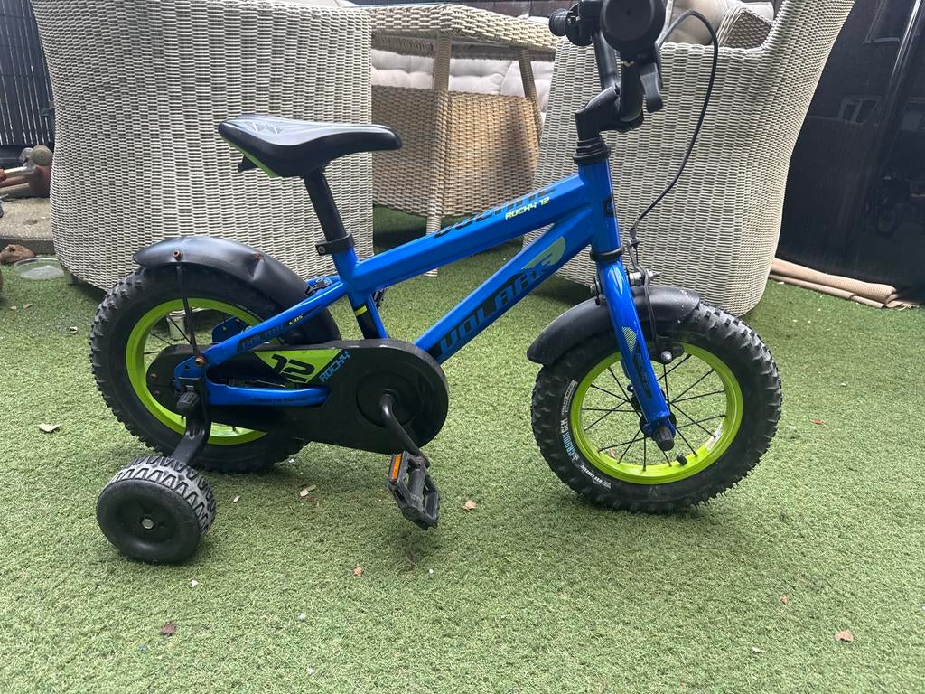 Volare Rocky 12 inch kinderfiets met zijwieltjes blauw izgs, Terugtraprem, Zijwieltjes, Gebruikt, Ophalen of Verzenden