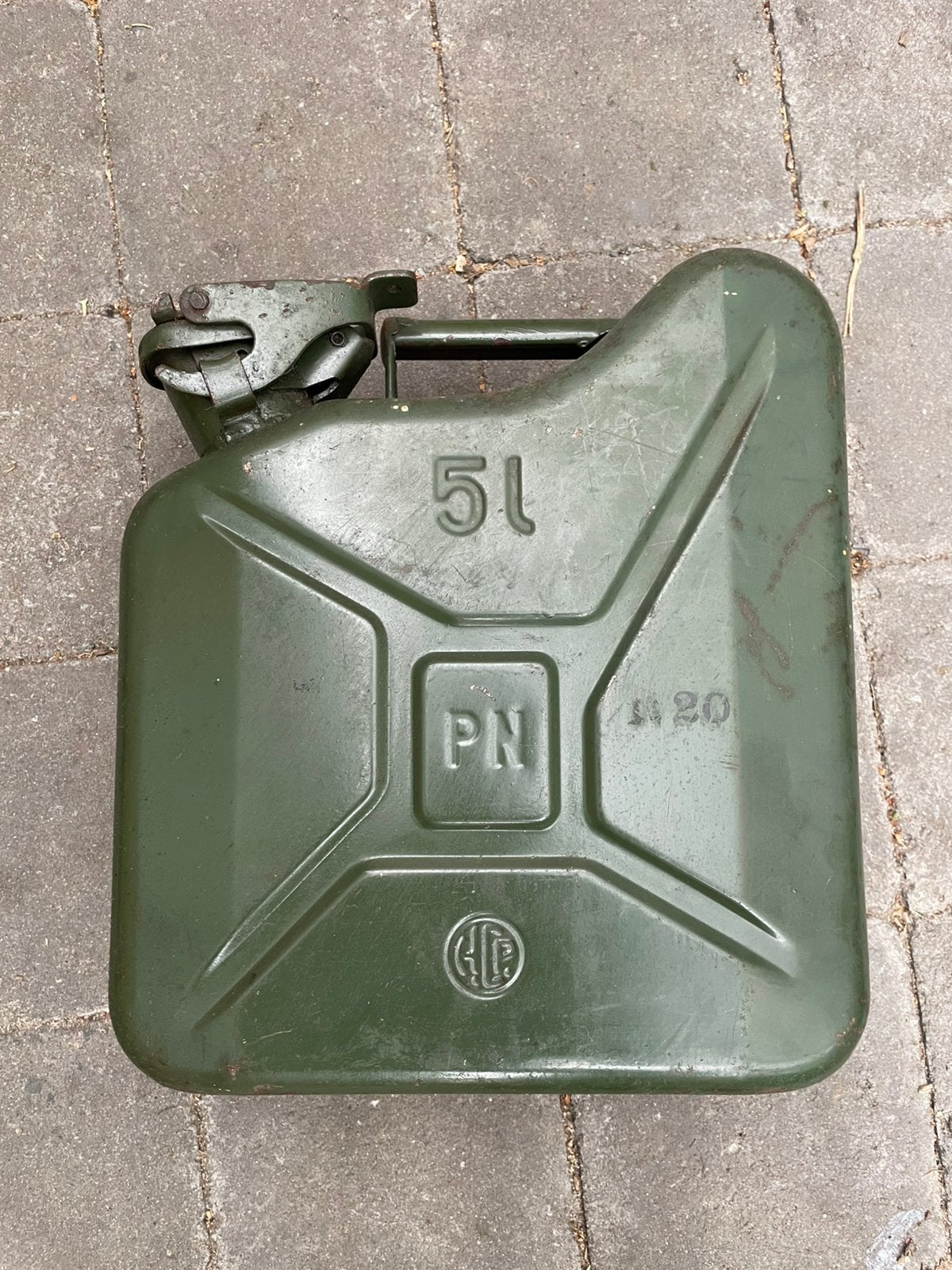 Vintage groene metalen jerrycan, Auto-onderdelen, Brandstofsystemen, Ophalen of Verzenden, Nieuw