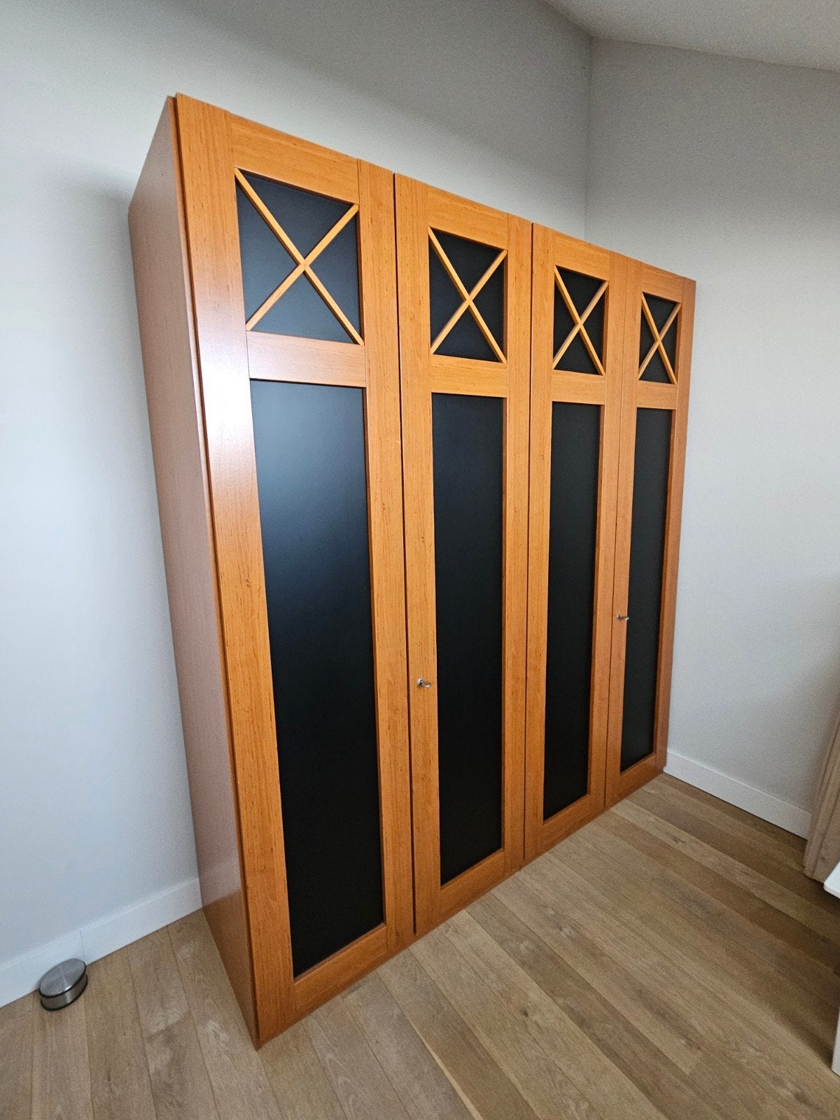 Hoge kast met extra planken en bijpassend dressoir, Huis en Inrichting, Kasten | Kledingkasten, Ophalen, 200 cm of meer, 200 cm of meer