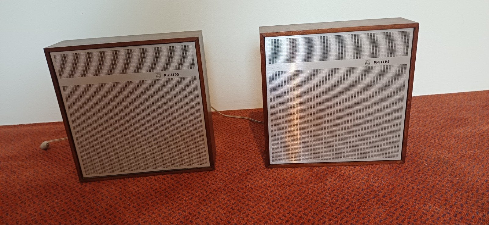 Vintage Philips Luidsprekers - Type EG 047, Ophalen, Philips, Gebruikt, Inclusief kabels