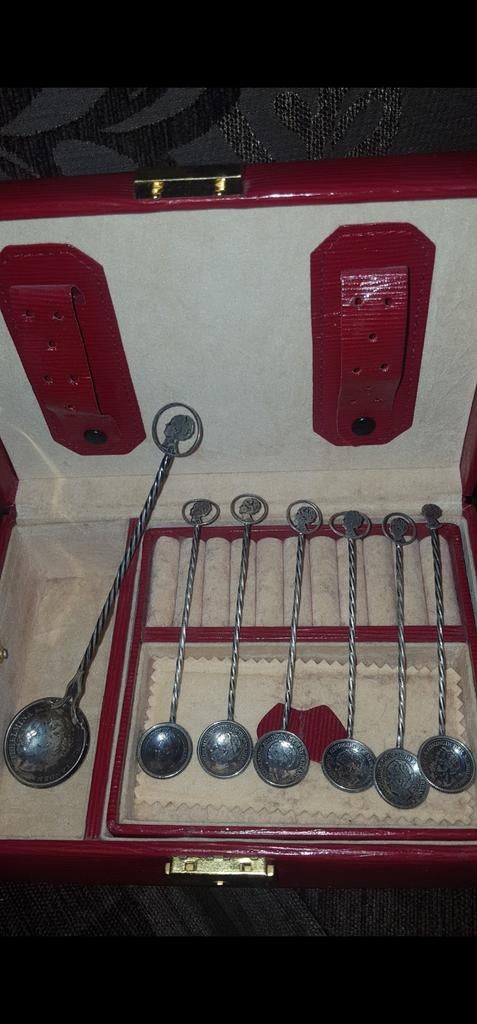 Set van 7 zilveren theelepels met Nederlandse munten, Ophalen of Verzenden