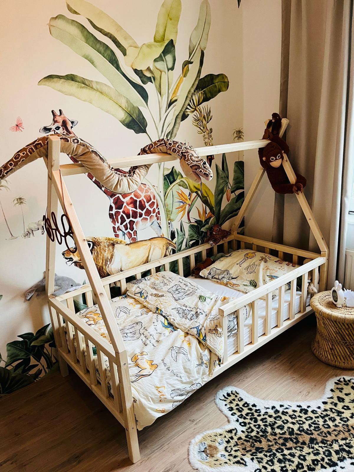 Superleuk houten huisje kleuterbed (1.60 bij 70), Ophalen, 70 tot 85 cm, 140 tot 160 cm, Zo goed als nieuw