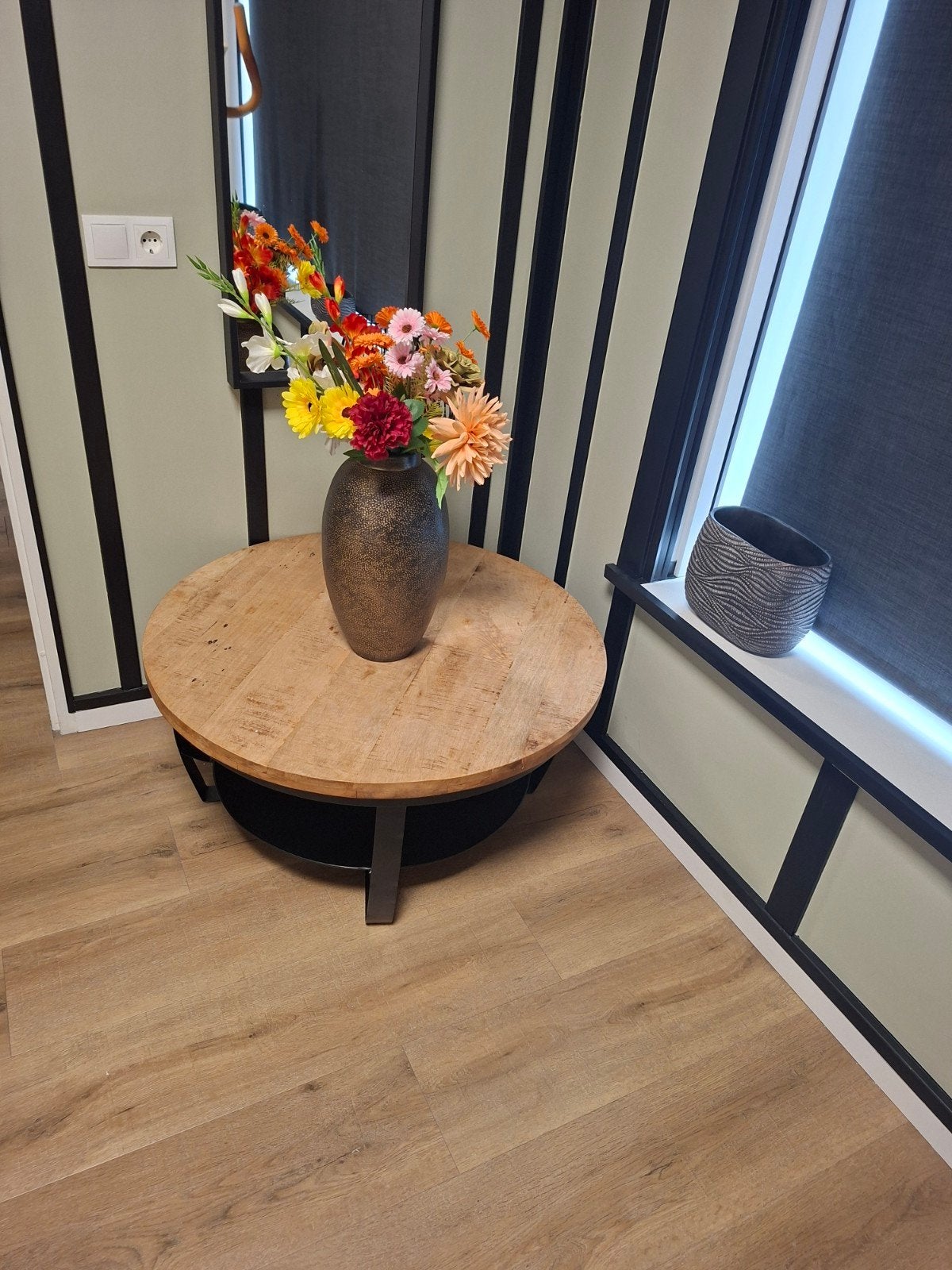 Industriële mango houten tafel, Ophalen, Zo goed als nieuw, 75 m² of meer, Laminaat
