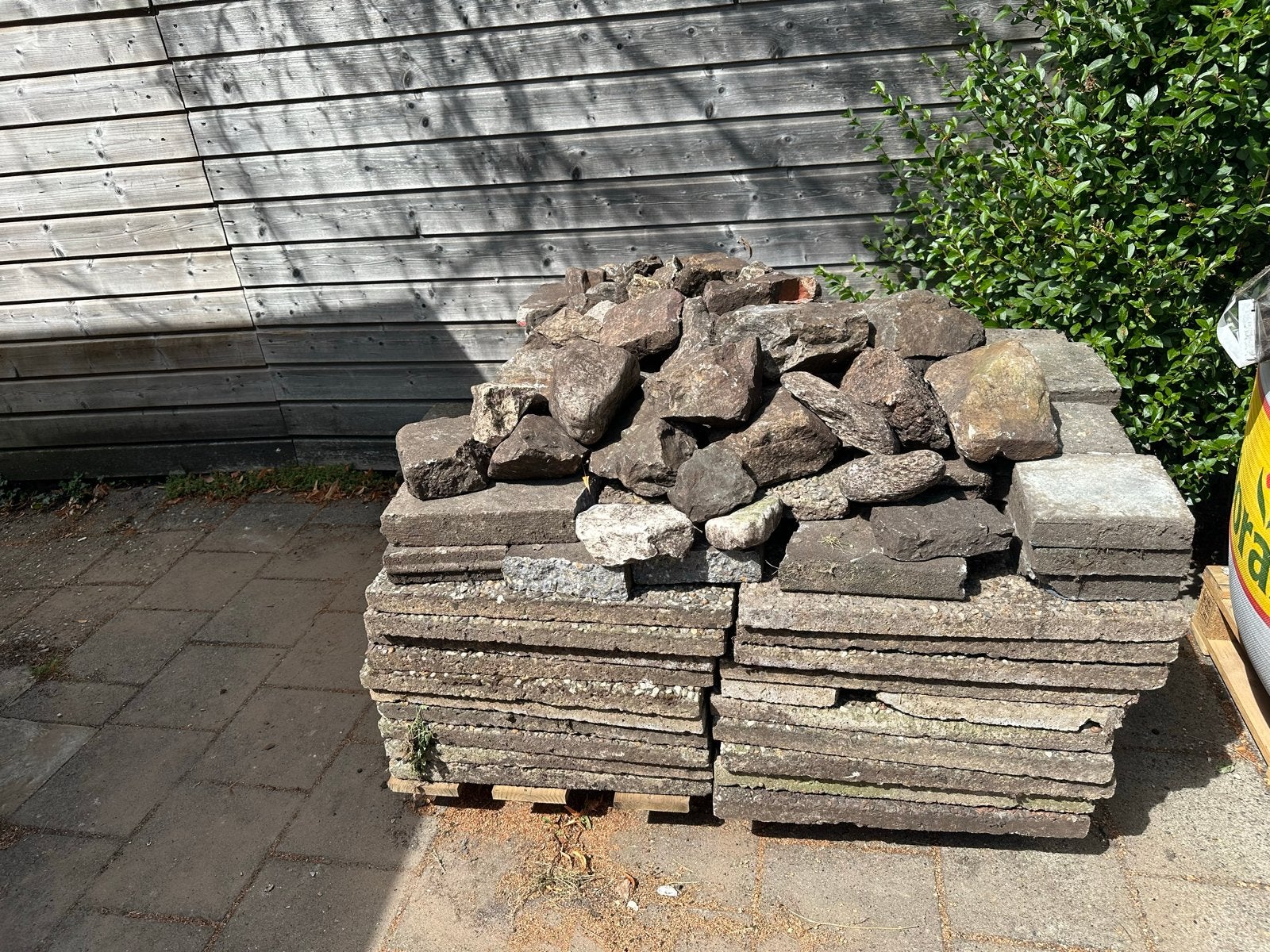 Gratis terrastegels en natuurstenen voor tuin of oprit, Ophalen, Gebruikt, Terrastegels, Natuursteen
