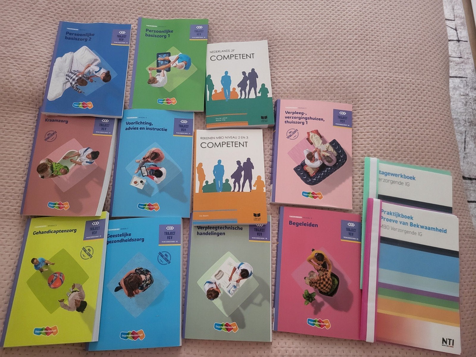 ThiemeMeulenhoff Traject Zorg boeken en activeringscodes, Boeken, Ophalen, Overige vakken, Overige niveaus, Nieuw