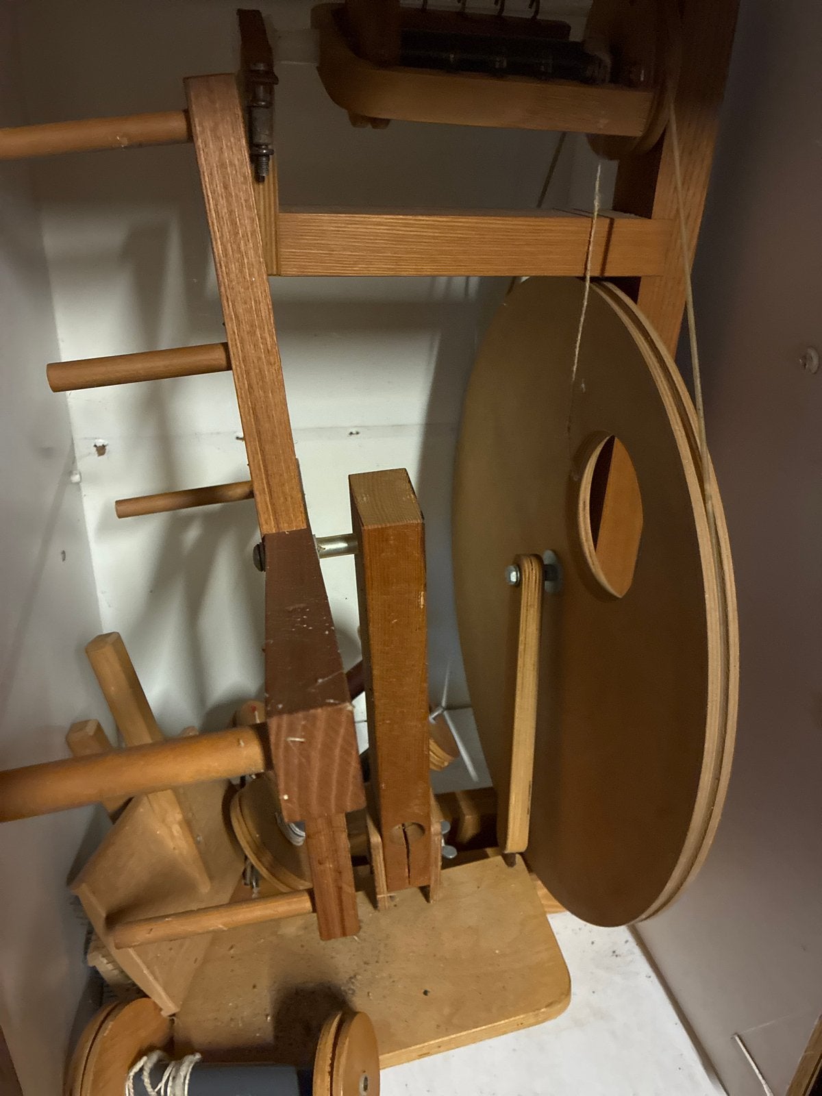 Louët spinnewiel - Compleet, Hobby en Vrije tijd, Ophalen of Verzenden, Gebruikt, Spinnewiel