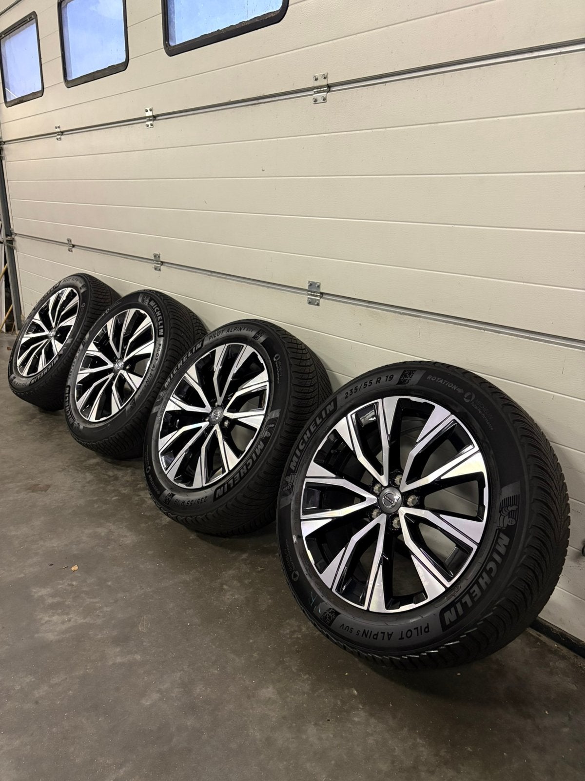 Volvo XC60 19 inch ZGAN winterset Michelin +/- 8 mm, Auto-onderdelen, 19 inch, Gebruikt, Verzenden, Banden en Velgen