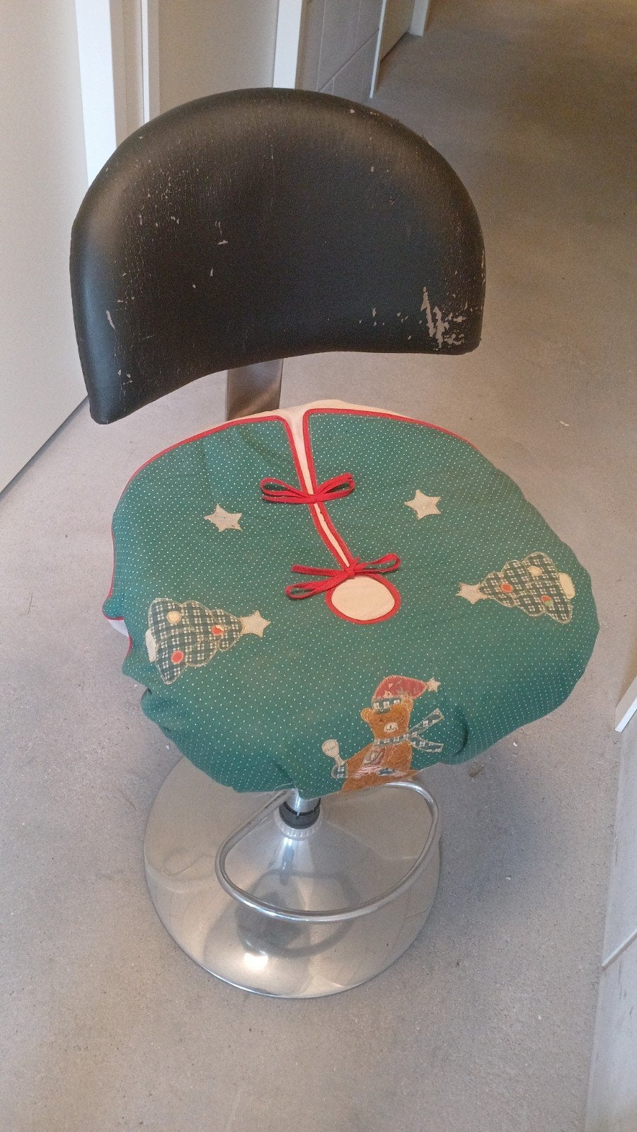 Gratis barkruk, Huis en Inrichting, Barkrukken, 1 kruk, Ophalen, 60 tot 90 cm