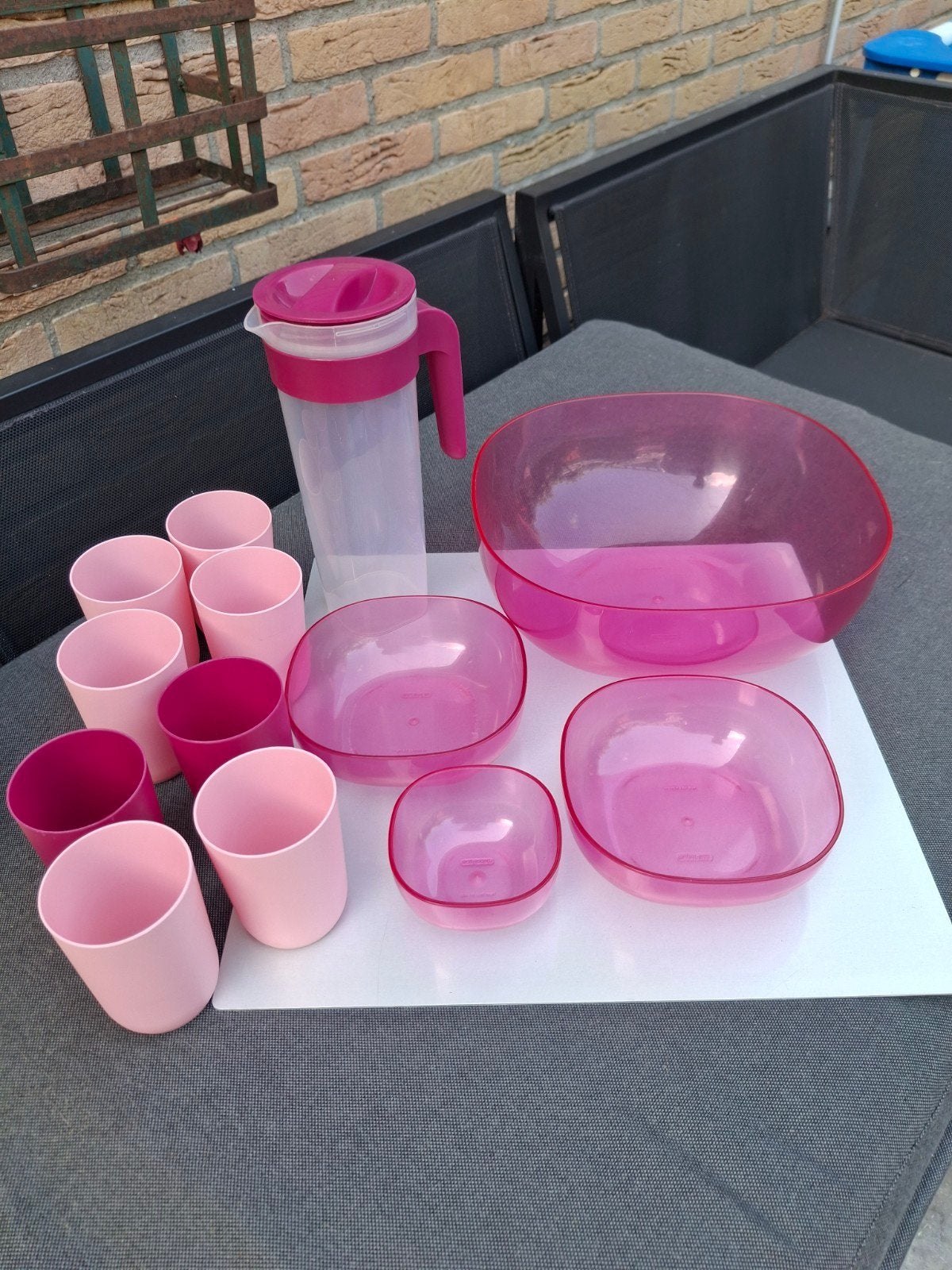 Mepal Rösti schalen en onbekend merk roze bekers, Kunststof, Gebruikt, Mepal, Ophalen of Verzenden