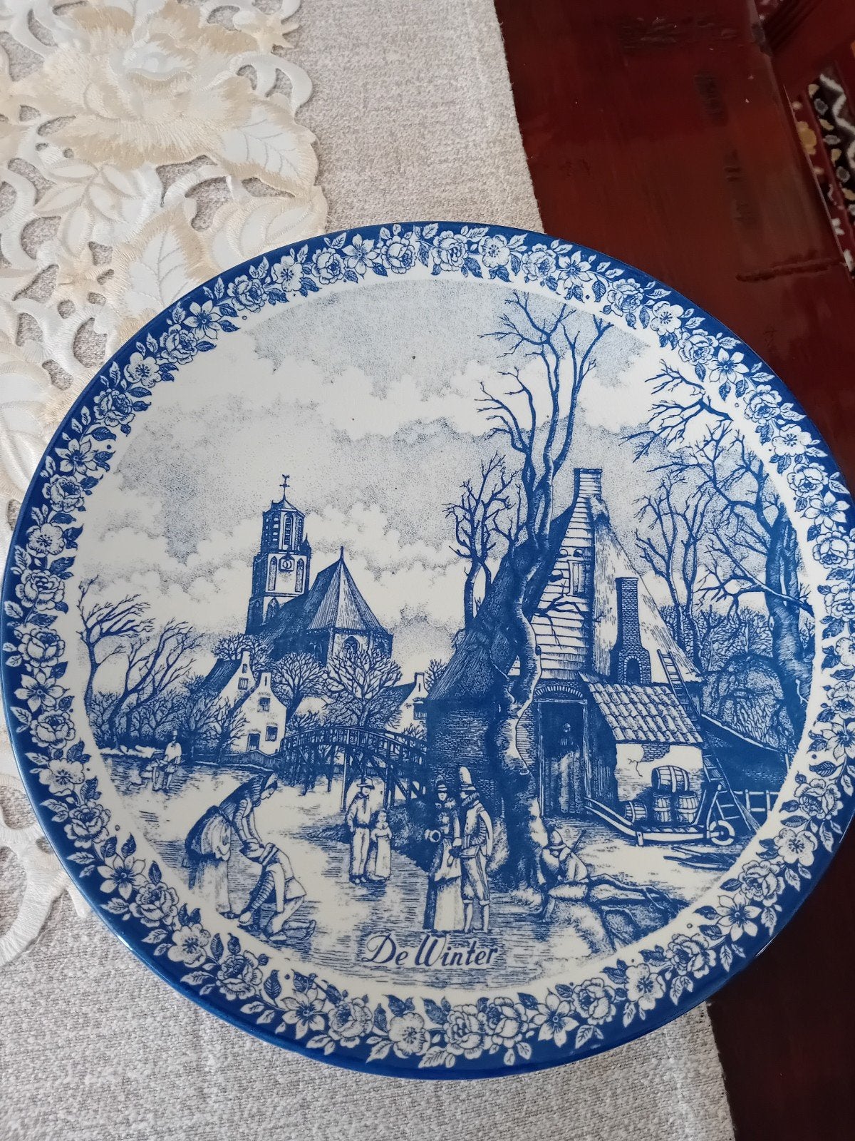 Vier seizoenen borden, Ophalen