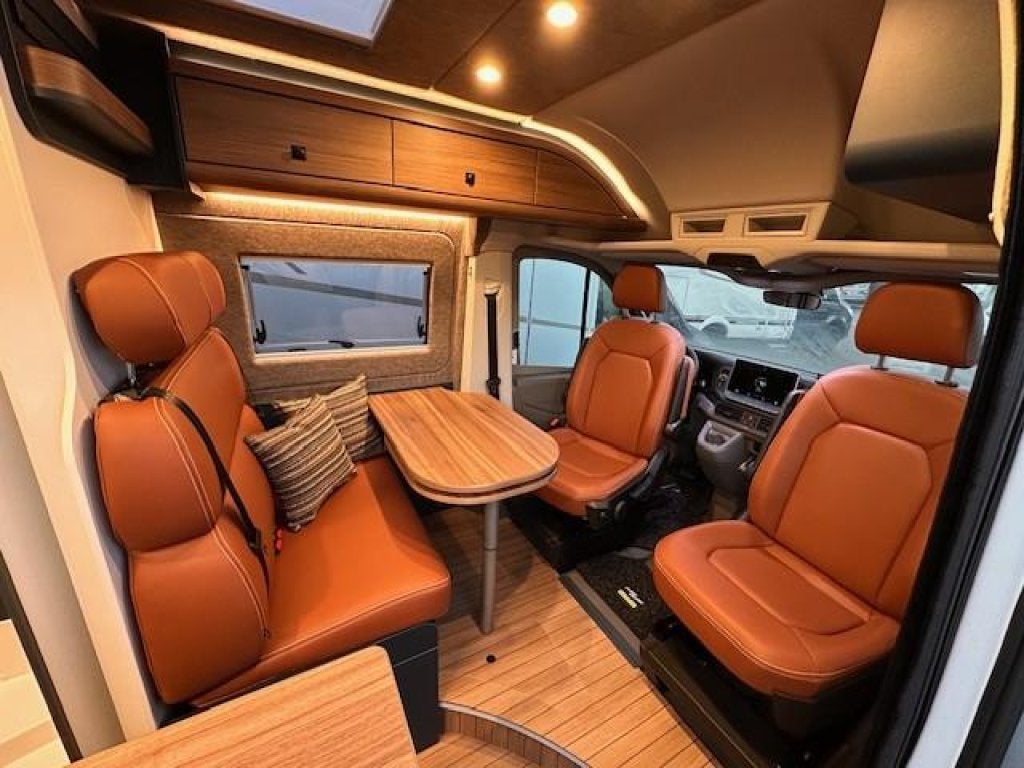 Eriba Car 600 2027 8G-AUTOMAAT-LEER-LED-17'', Ringverwarming, Bedrijf, Diesel, Tot en met 3
