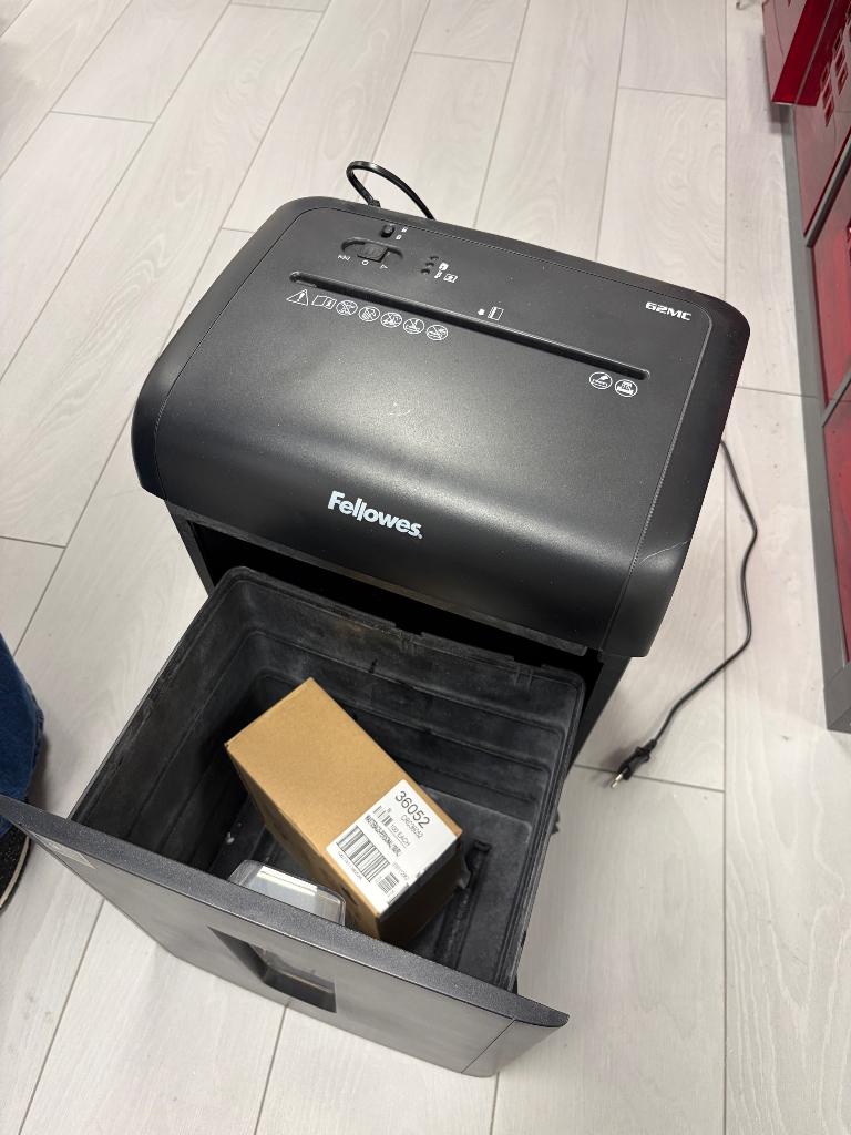 Fellowes Microshred papierversnipperaar 62MC met zakken, Diversen, Ophalen, Nieuw