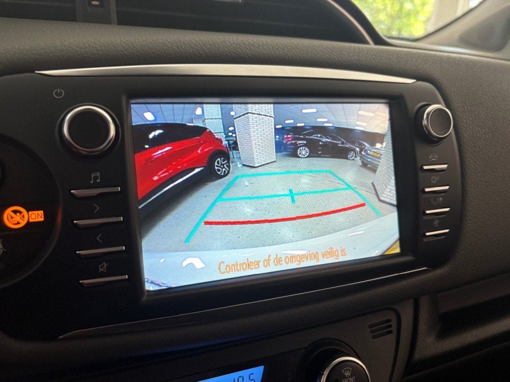 Toyota YARIS 1.5 HYB. AUTOMAAT Airco ECC Multimedia PDC Came, 1497 cc, Huisgarantie, 4 cilinders, Met garantie (alle)