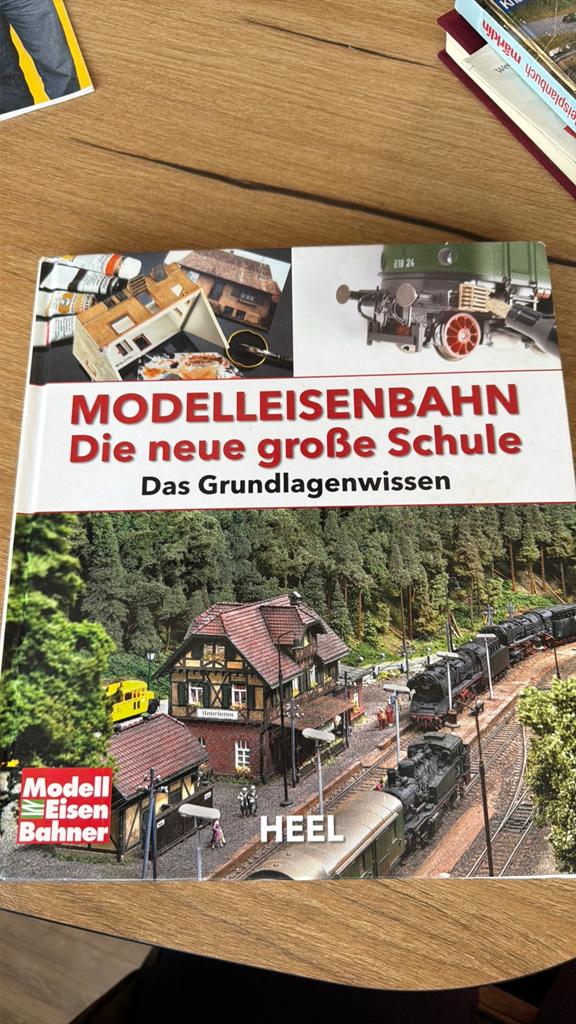 Te koop Boek over model treinen (duitstalig), Gebruikt, Gelijkstroom of Wisselstroom, Analoog, Märklin