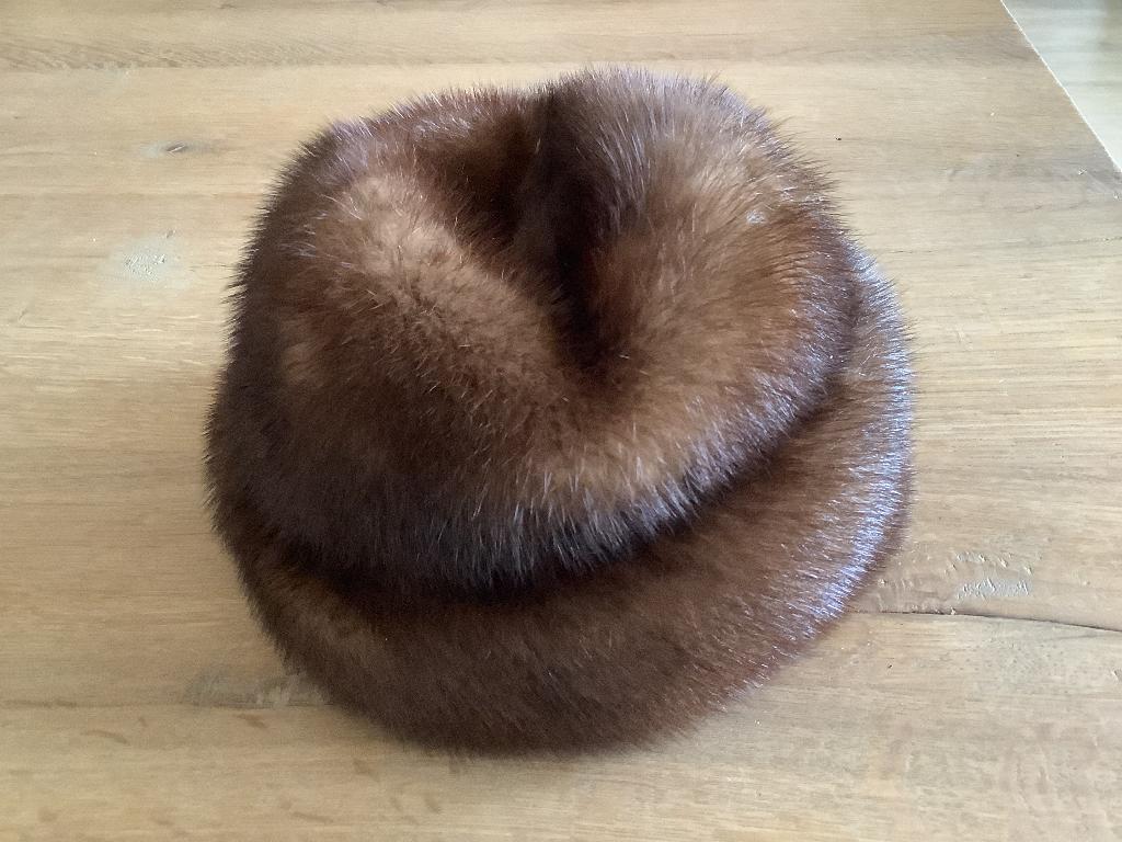Bontmuts, Ophalen, 55 cm (S, 6⅞ inch) of minder, Hoed, Pelterijen Donkerwolke
