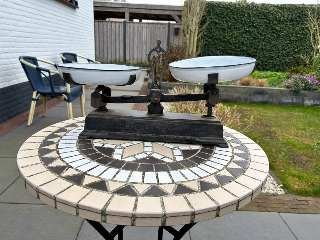 Antieke Weegschaal met Emaille Schalen, Ophalen