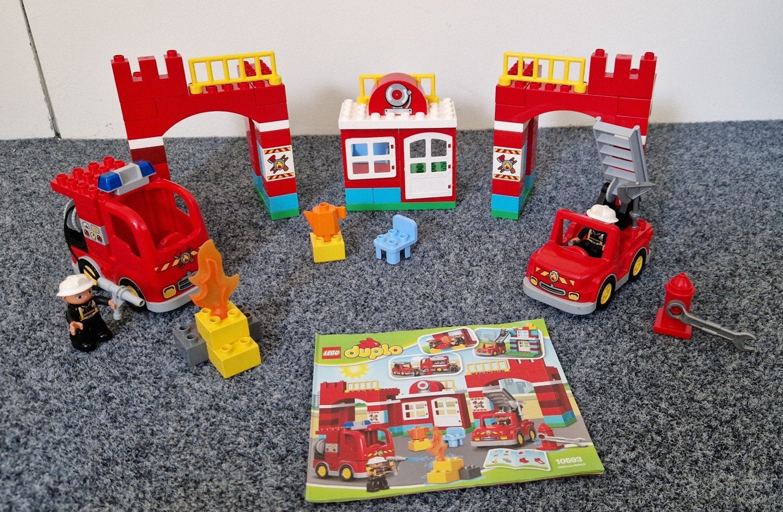 Lego Duplo Brandweerkazerne 10593 - Complete set, Kinderen en Baby's, Ophalen of Verzenden, Zo goed als nieuw, Complete set, Inclusief instructies
