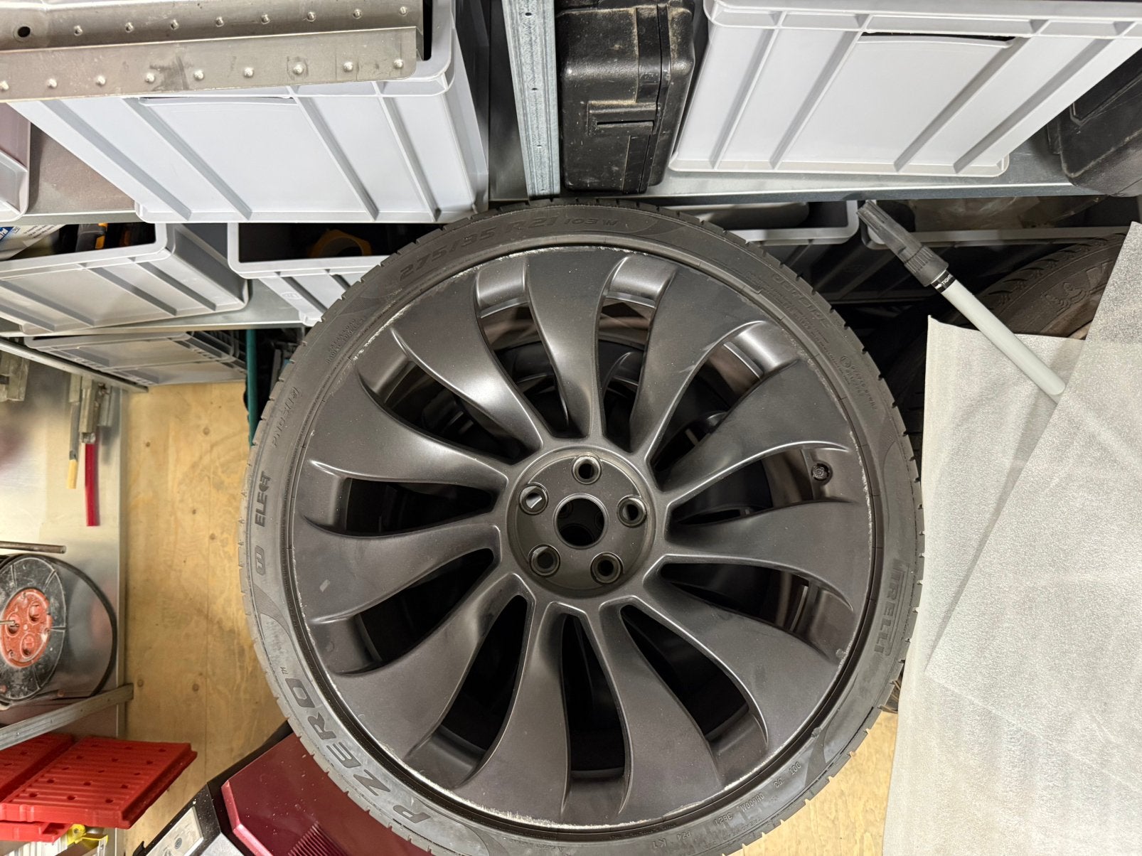 Tesla Model Y Performance velgen met stoeprandschade, Auto-onderdelen, Banden en Velgen, Ophalen, 245 mm, Velg(en), 21 inch