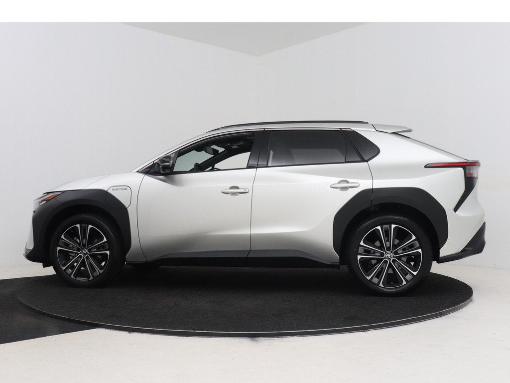 Toyota Bz4x Premium 4WD 71 kWh (bj 2023, automaat), Auto's, Toyota, Automaat, 12 maanden, Gebruikt, 71 kWh