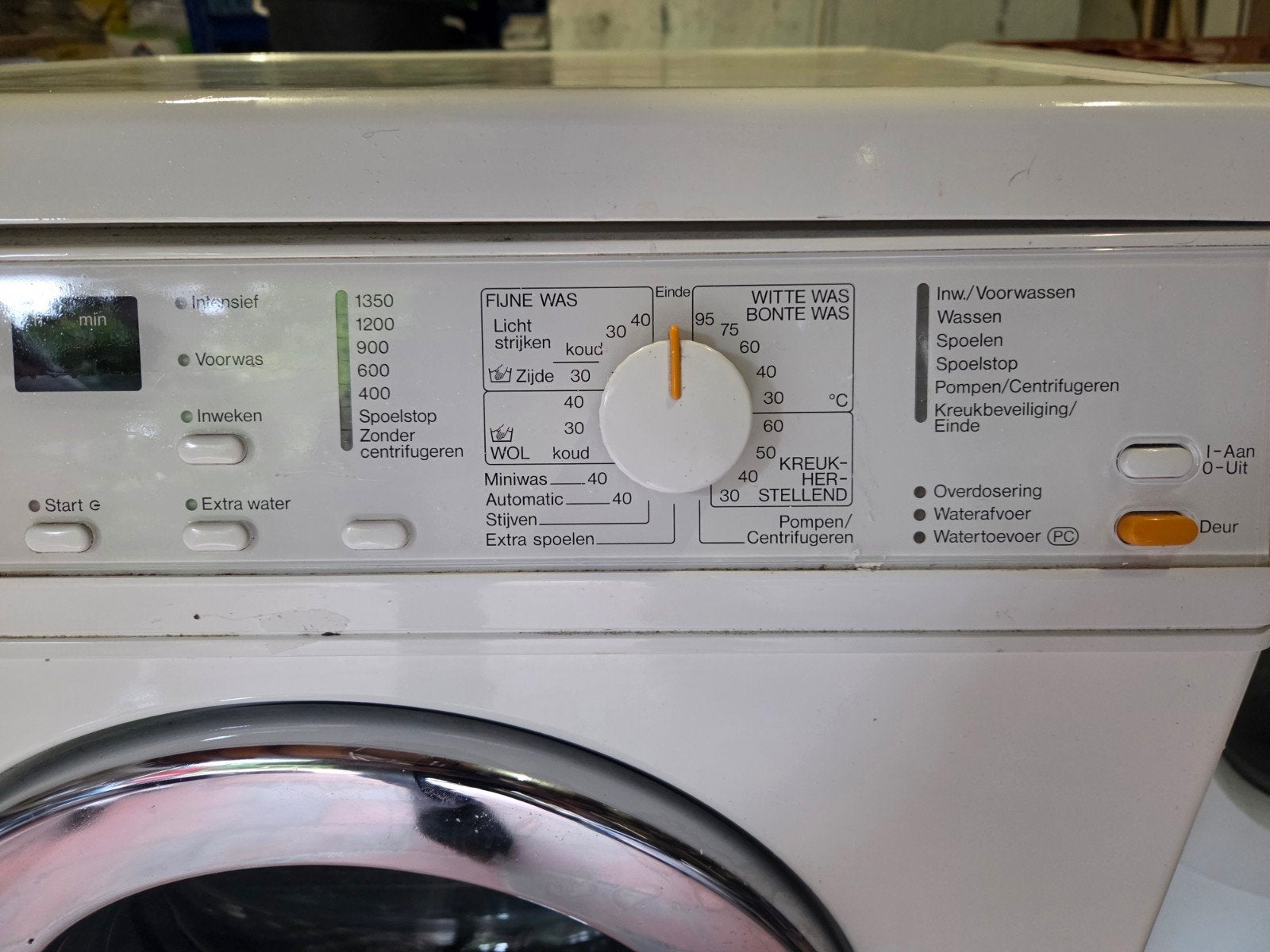 Foto 3 van Miele Meteor V 5735 Wasmachine - Goede staat