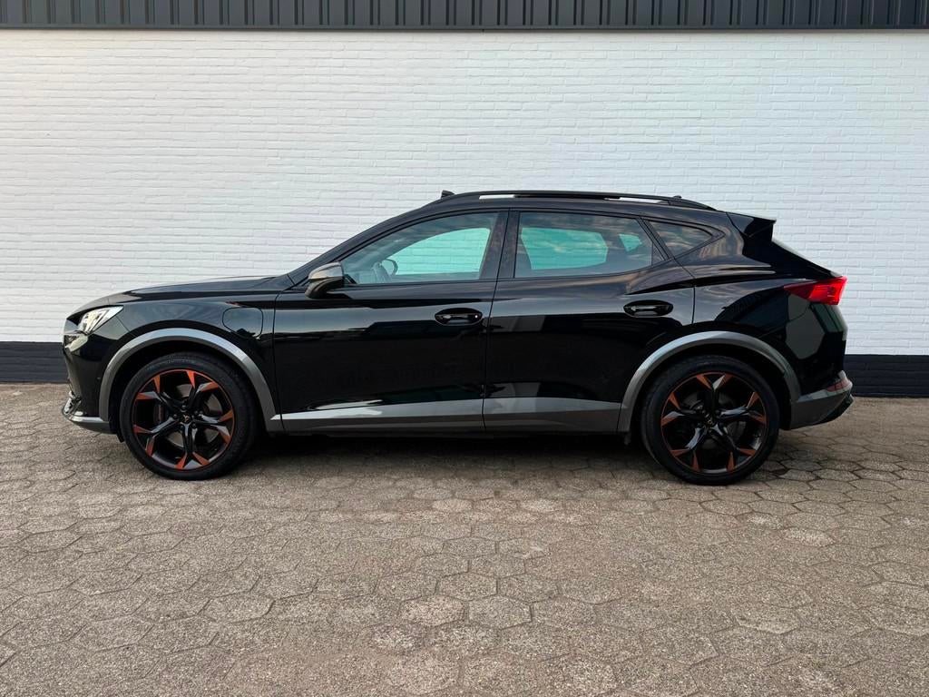 CUPRA Formentor 1.4 eHybrid VZ Copper Ed. PANODAK l TREKHAAK, Auto's, Cupra, Gebruikt, Zwart, Formentor, Leder en Stof