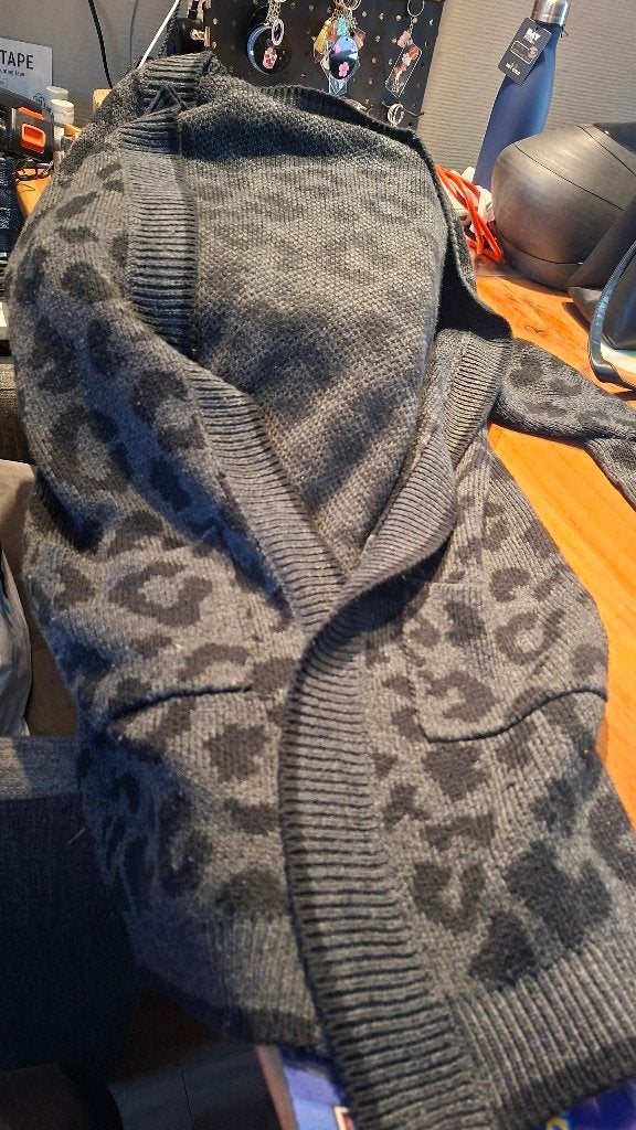Grijze vest met luipaardprint - Maat L, Kleding | Dames, Ophalen of Verzenden, Zo goed als nieuw, Maat 42/44 (L), Grijs