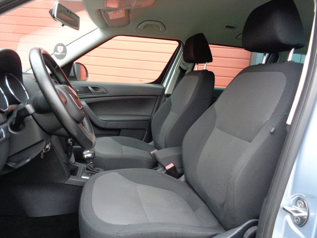 Skoda Yeti 1.2 TSI Comfort 105PK Automaat Airco LMV Trekhaak, Auto's, Skoda, Euro 5, Electronic Stability Program (ESP), Gebruikt