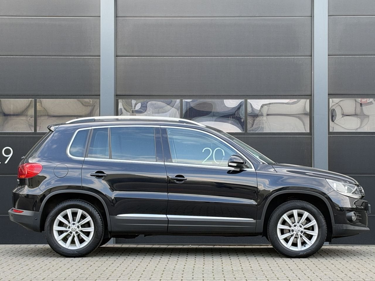 Volkswagen Tiguan 2.0 TDI 4Motion Camera Clima AUTOMAAT, Automaat, 4 cilinders, Zwart, Bedrijf