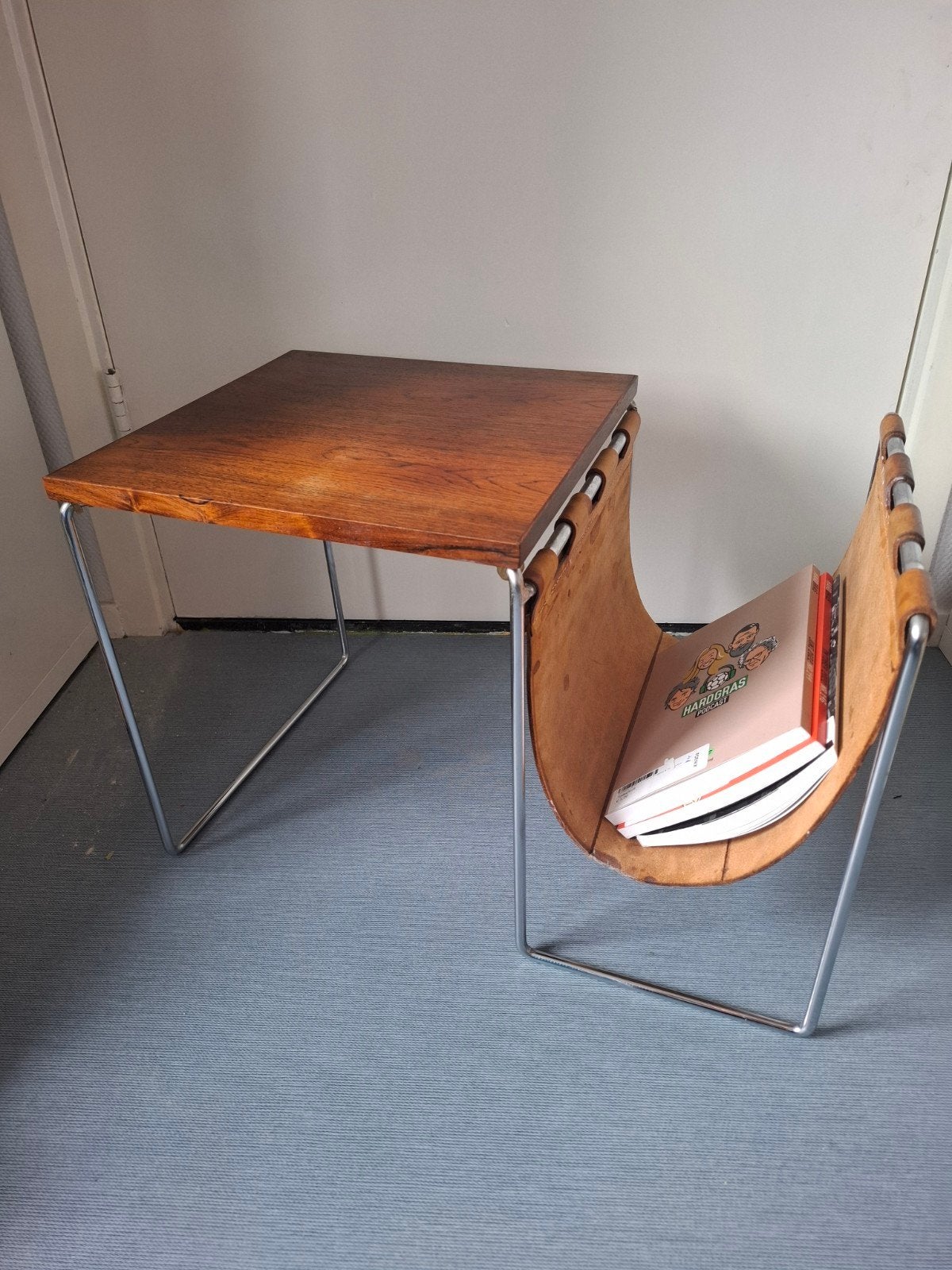 Design klassieker brabantia tuigleren lectuur bak / tafel, Minder dan 55 cm, Gebruikt, Ophalen of Verzenden, 60 cm of meer