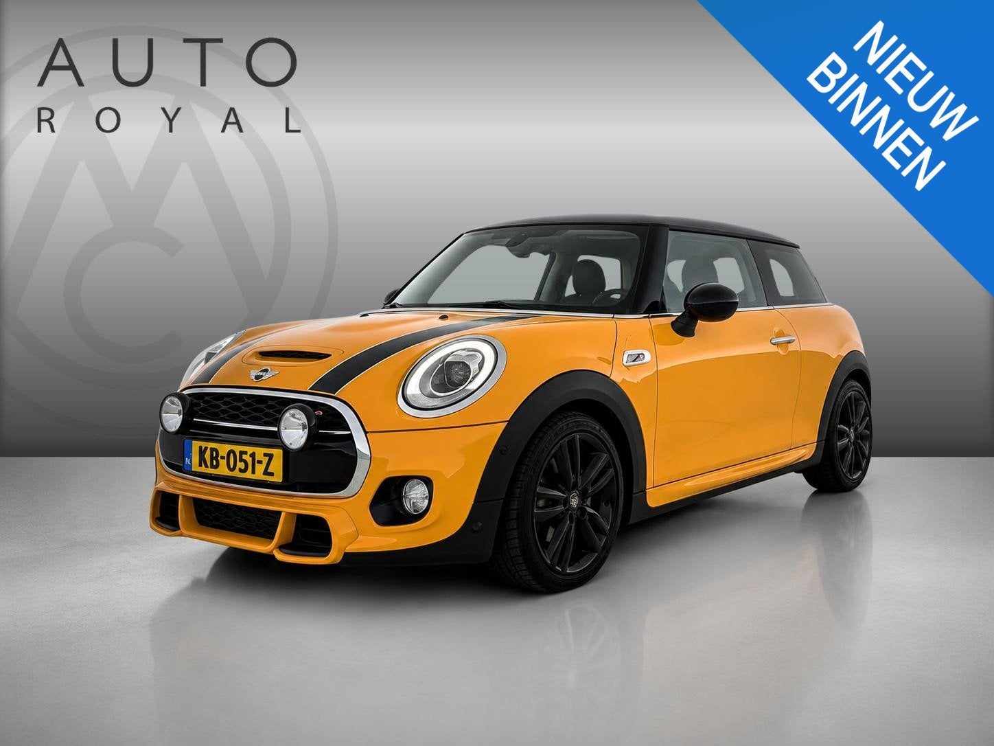 MINI 3-Deurs 2.0 Cooper S Chili Serious Business JOHN COOPER, 1998 cc, Gebruikt, 4 stoelen, Leder en Stof