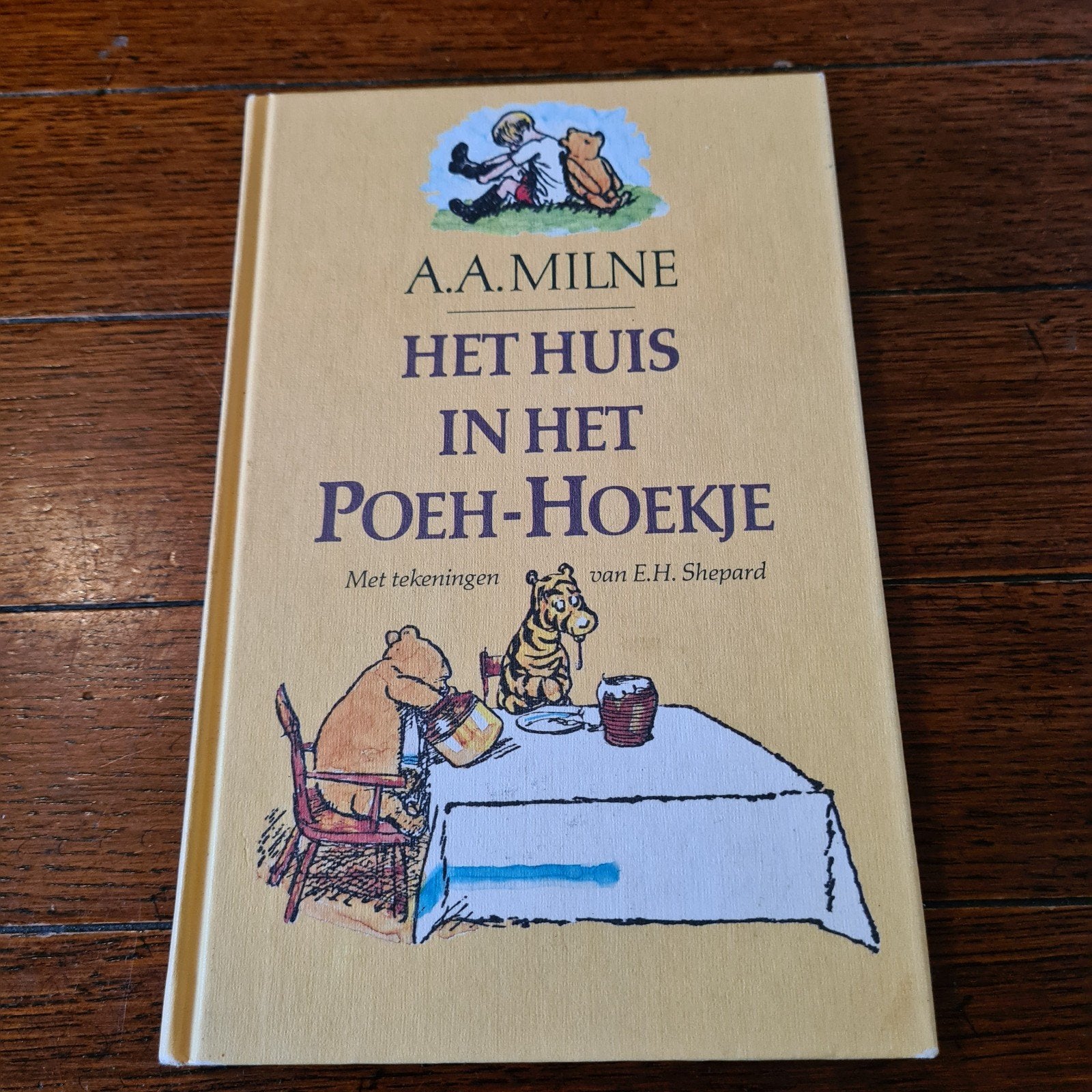 A.A. Milne - Het huis in het Poeh-hoekje, Ophalen of Verzenden, Zo goed als nieuw
