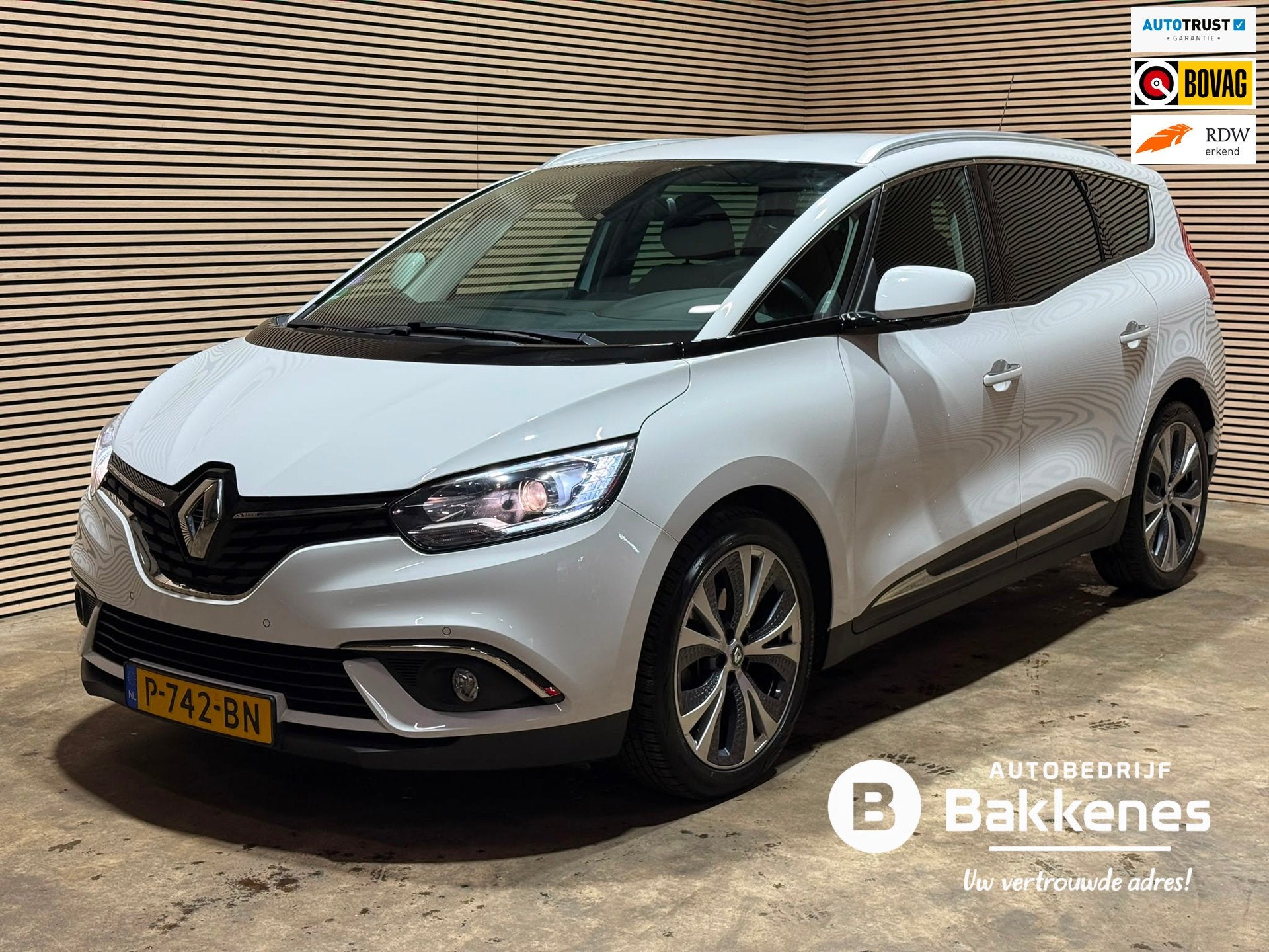 Renault Grand Scénic 1.2 TCe Intens | Airco | Cruise | Trek, Auto's, Gebruikt, Euro 6, 4 cilinders, Handgeschakeld