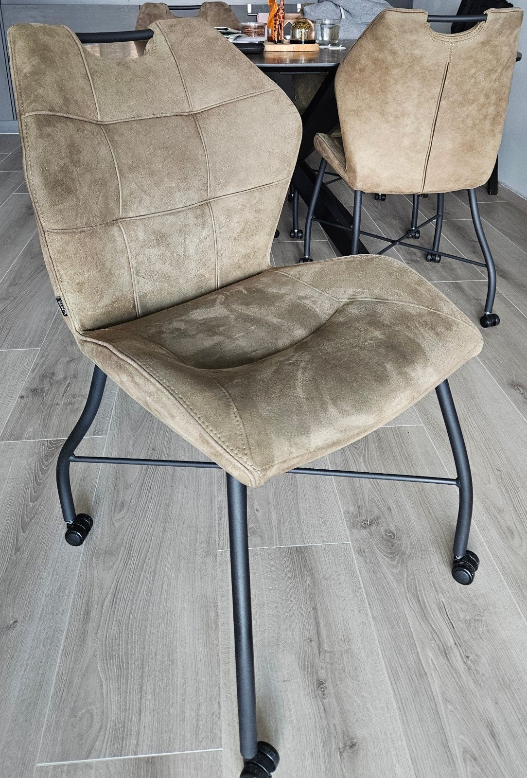 Moderne set van 4 eetkamerstoelen MXSOFA, Ophalen, Overige kleuren, Zo goed als nieuw, Stof