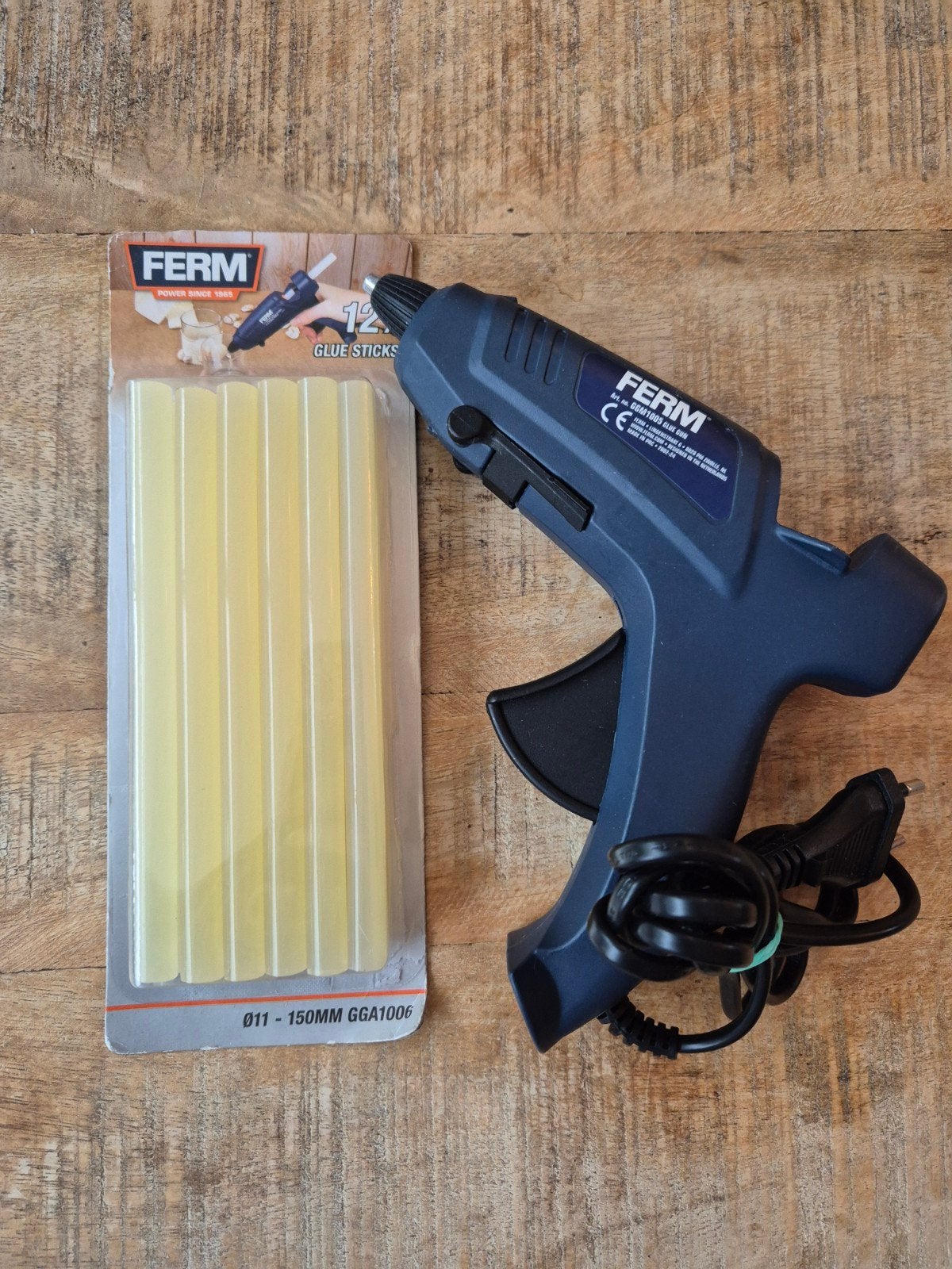 Ferm Lijmpistool met 12 lijmsticks, Ophalen of Verzenden, Zo goed als nieuw, Overige typen, Ferm