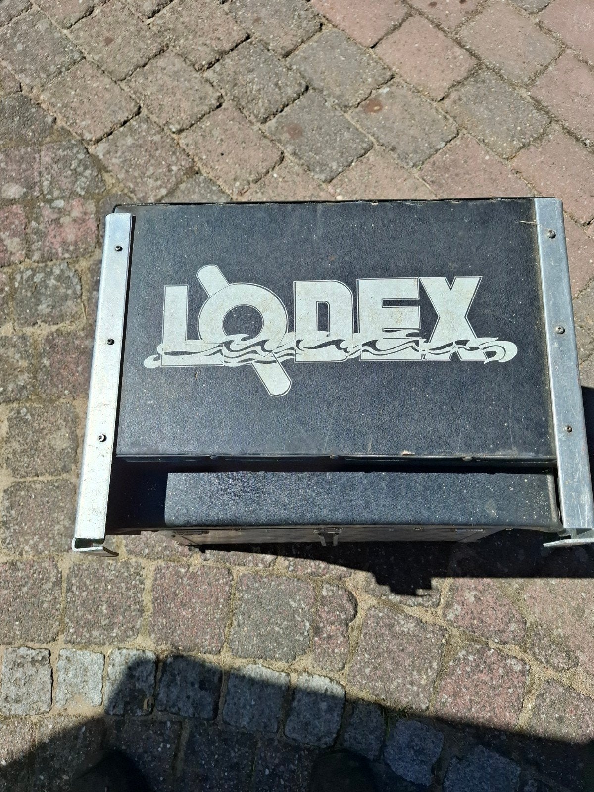 Lodex Viskoffer met Zitje - Ideaal voor de Visser, Ophalen, Gebruikt, Koffer of Tas