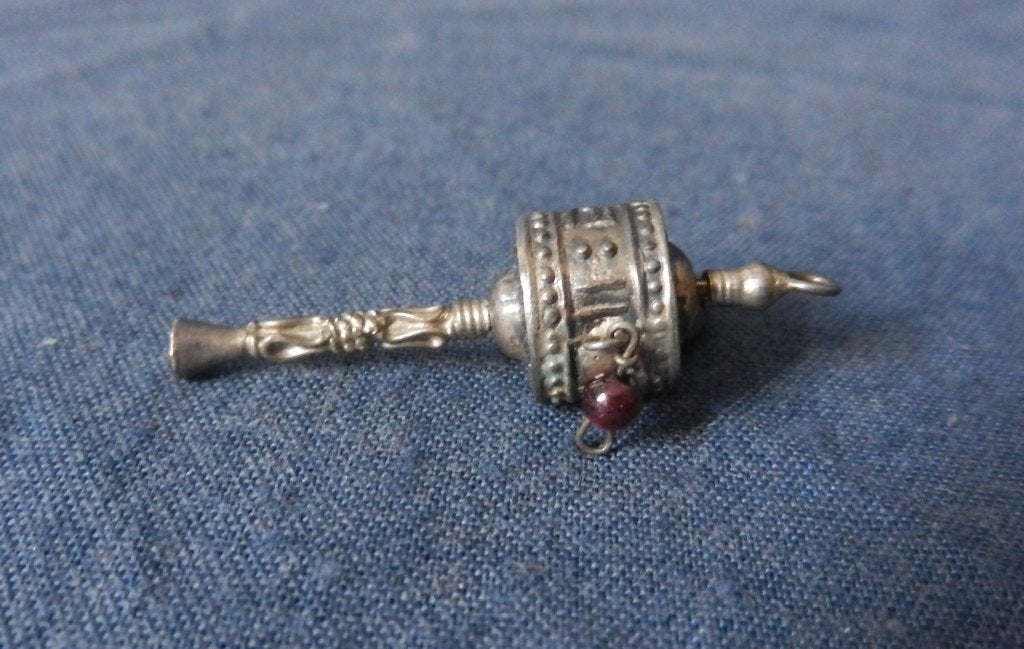 Zilveren hanger ivv Tibetaanse gebedsmolen zgn Khorten l 3,5, Ophalen of Verzenden, Zo goed als nieuw, Kruis of Symbool, Zilver